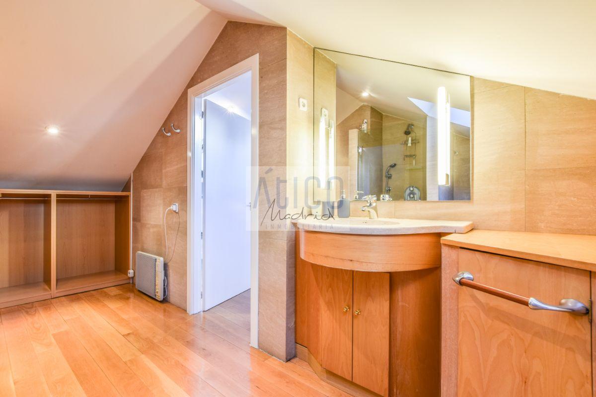 For rent of penthouse in Madrid