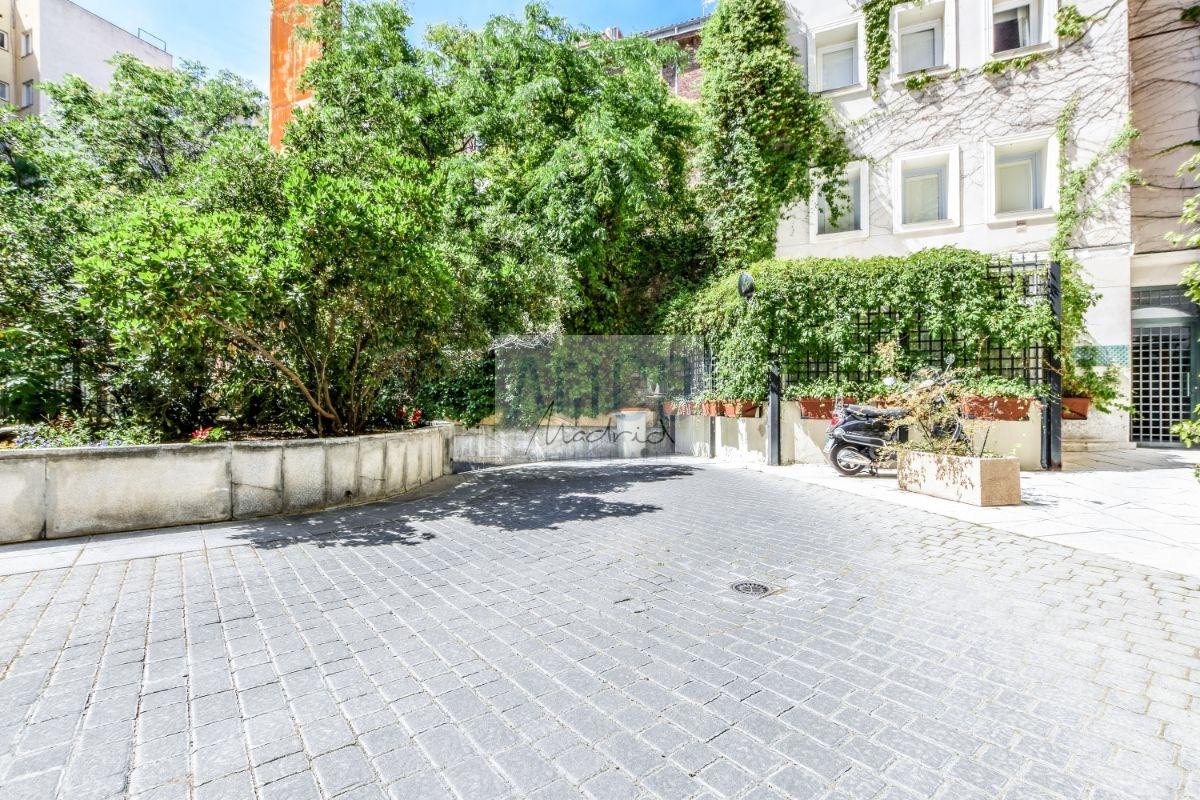 For rent of penthouse in Madrid