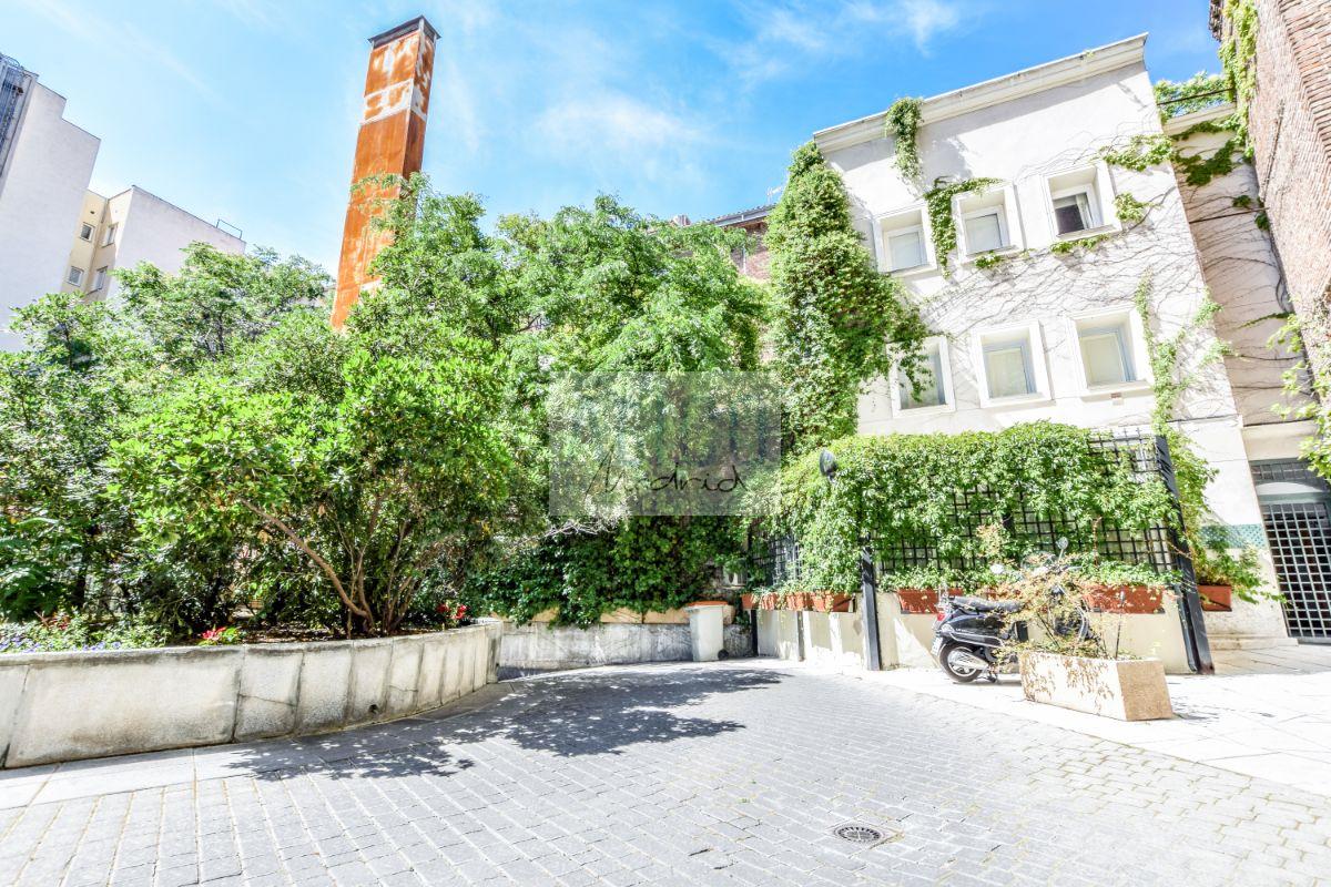 For rent of penthouse in Madrid