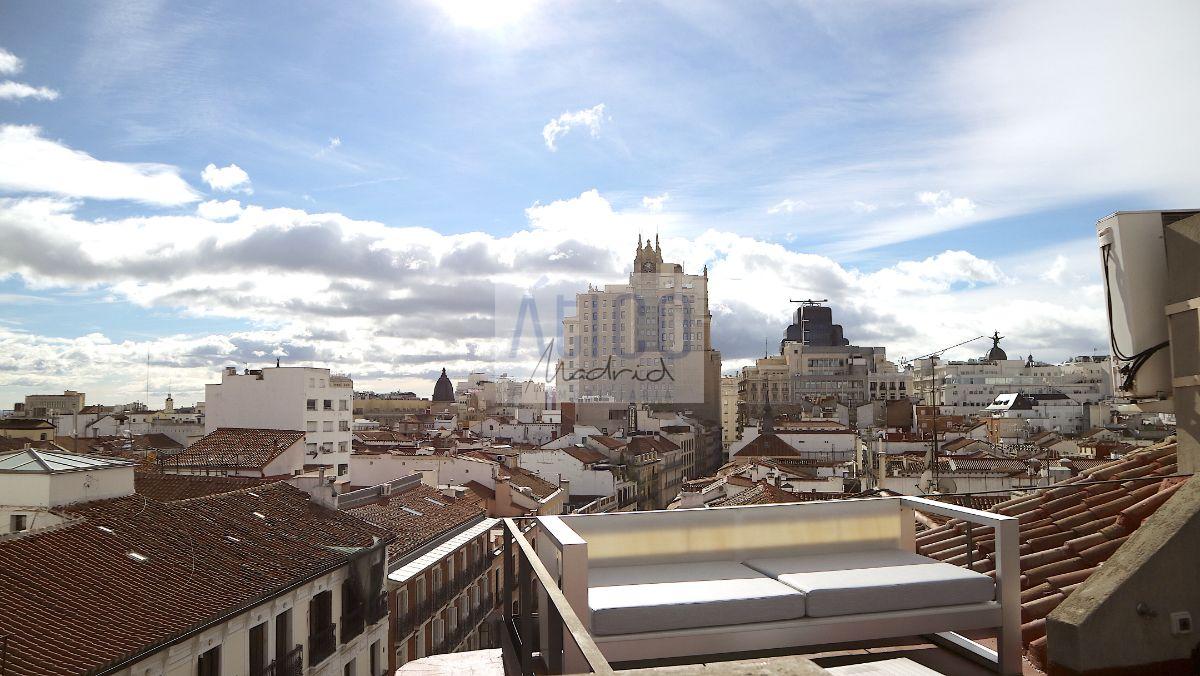 For rent of penthouse in Madrid