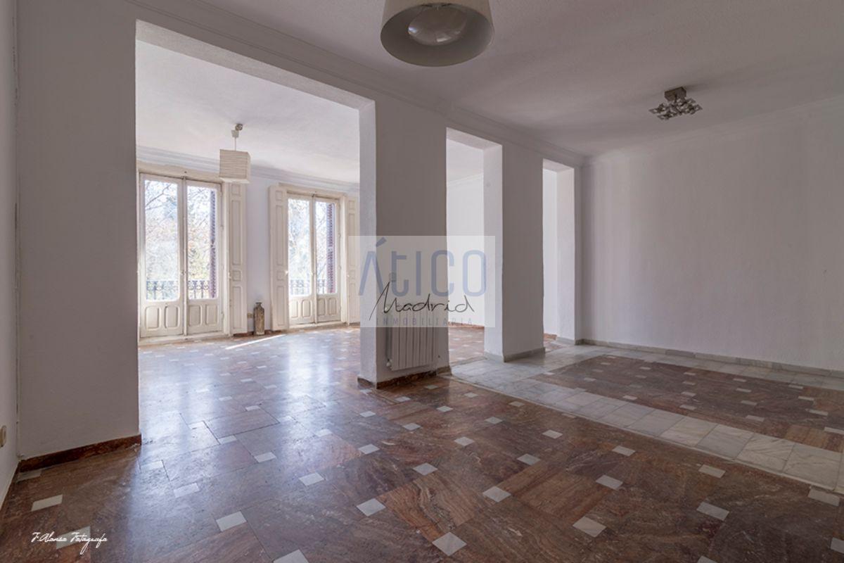 For sale of flat in Madrid