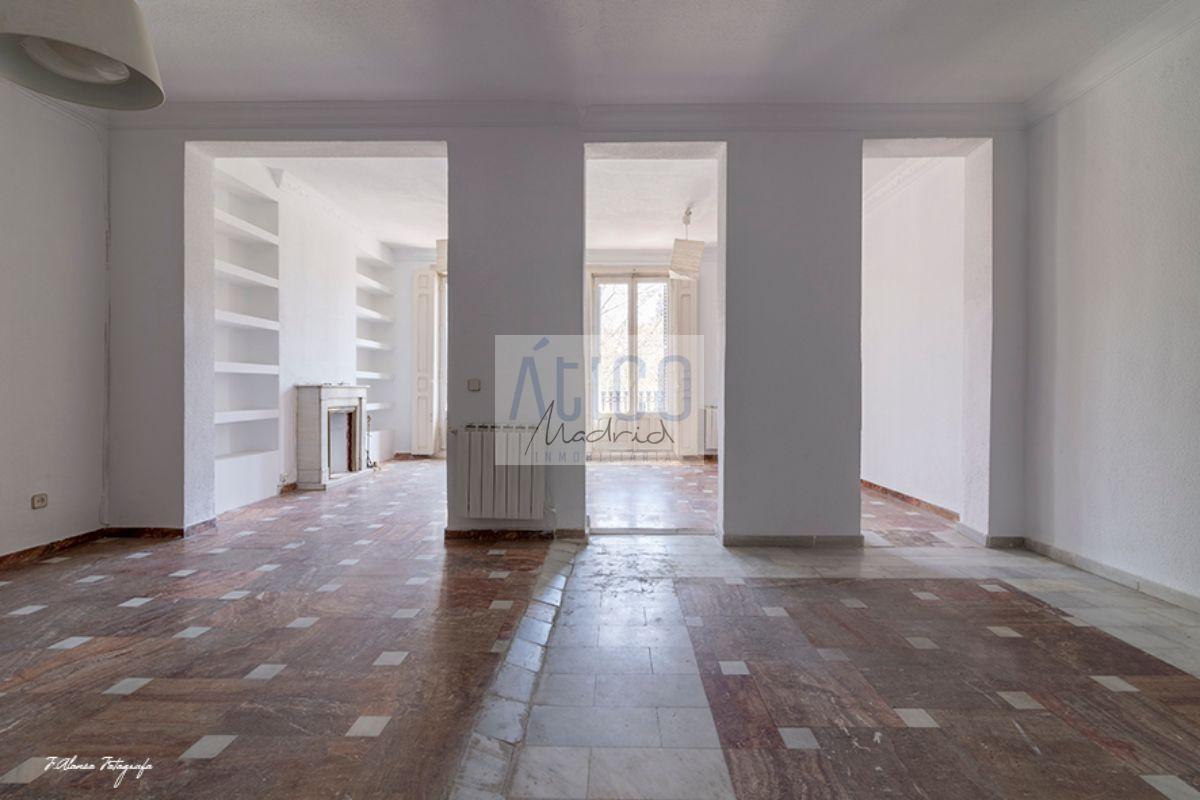 For sale of flat in Madrid