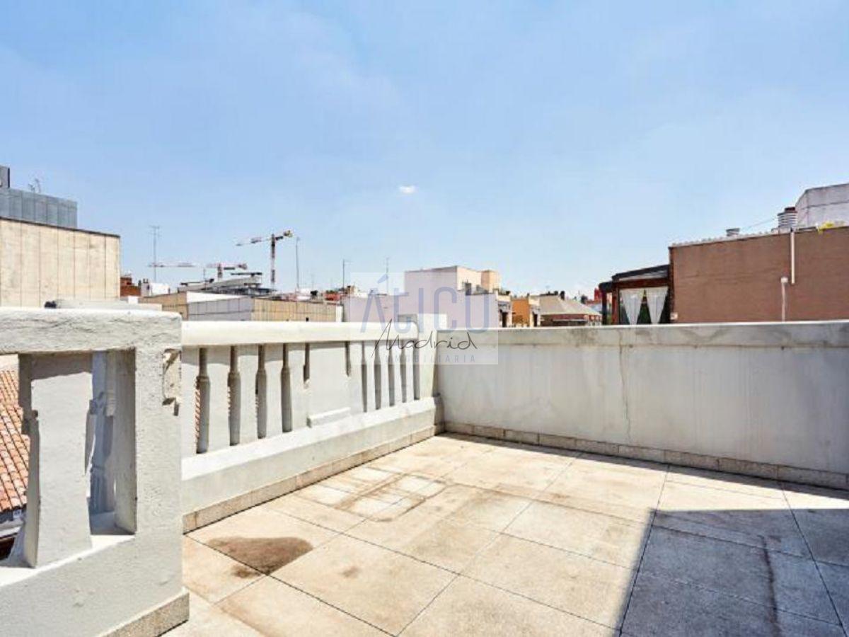 For sale of penthouse in Madrid