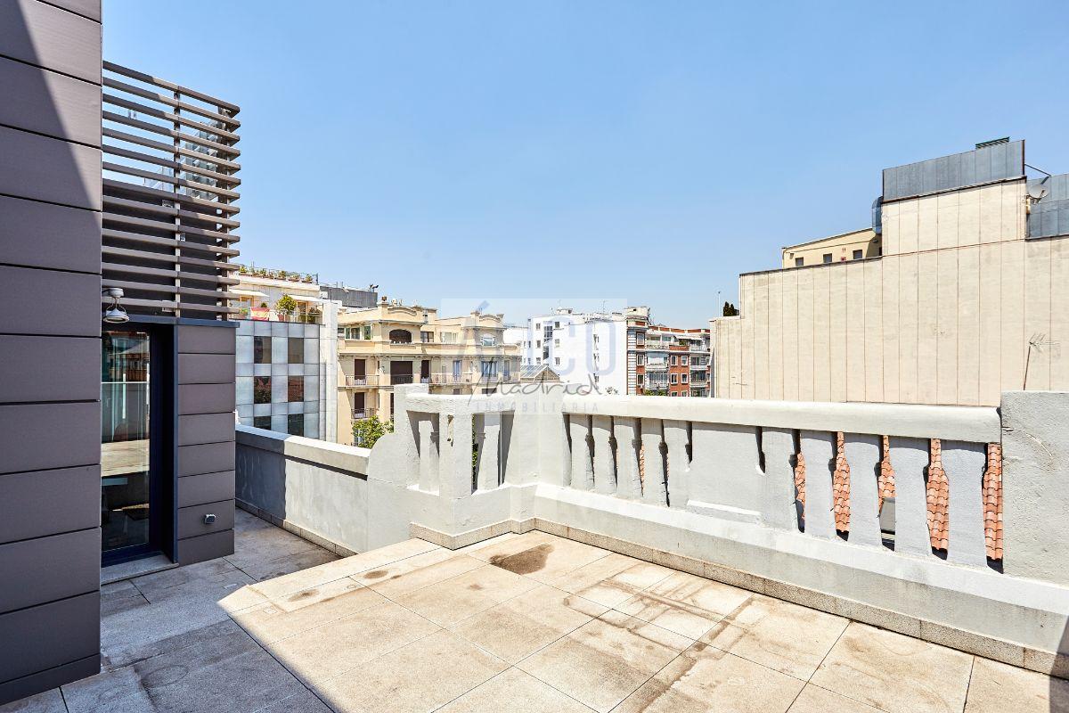 For sale of penthouse in Madrid