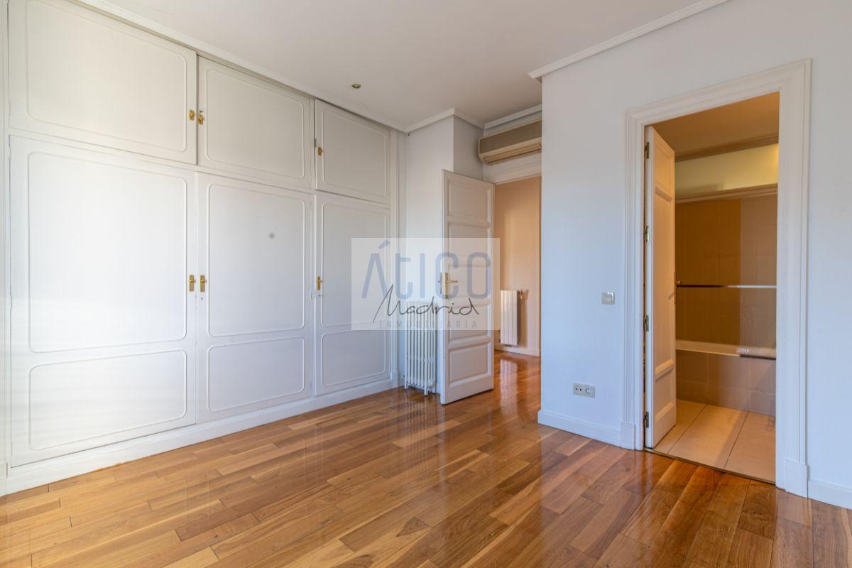 For rent of penthouse in Madrid