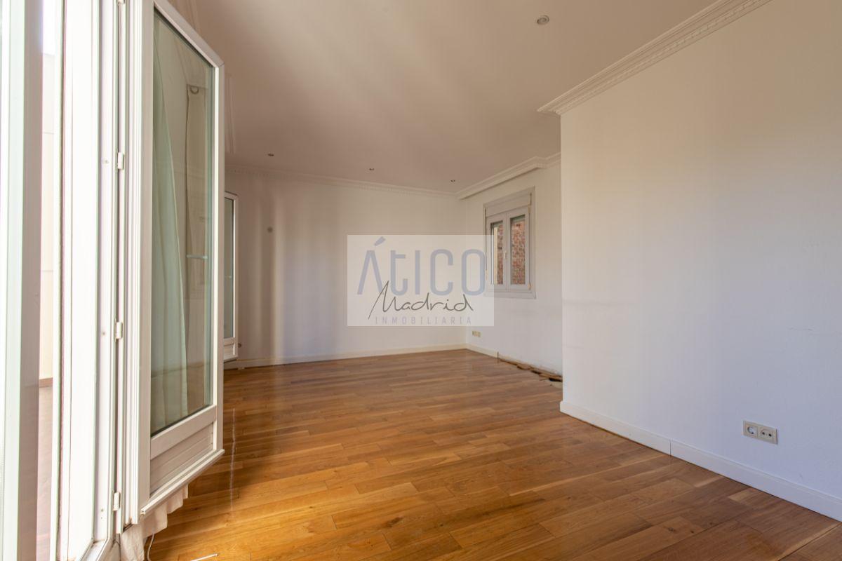 For rent of penthouse in Madrid