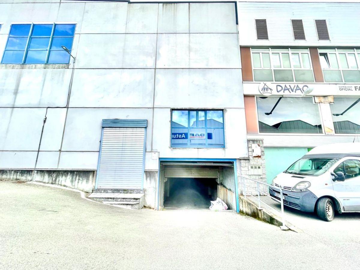 For sale of industrial plant/warehouse in Siero