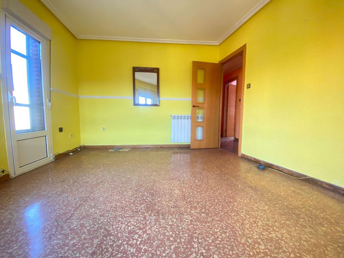 For sale of flat in Langreo