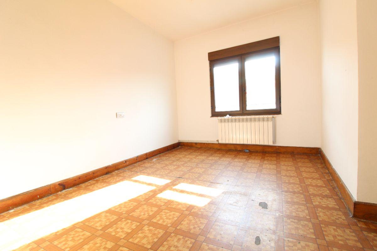 For sale of flat in Langreo