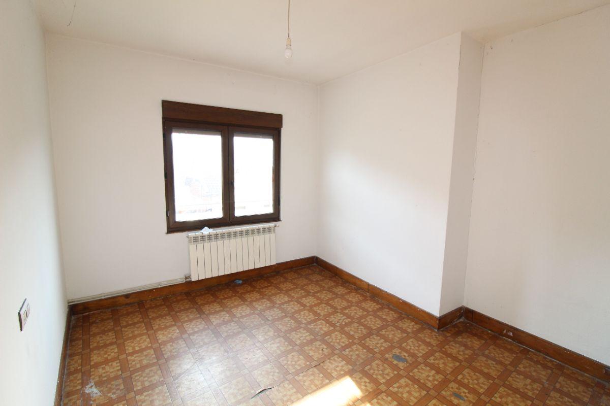 For sale of flat in Langreo