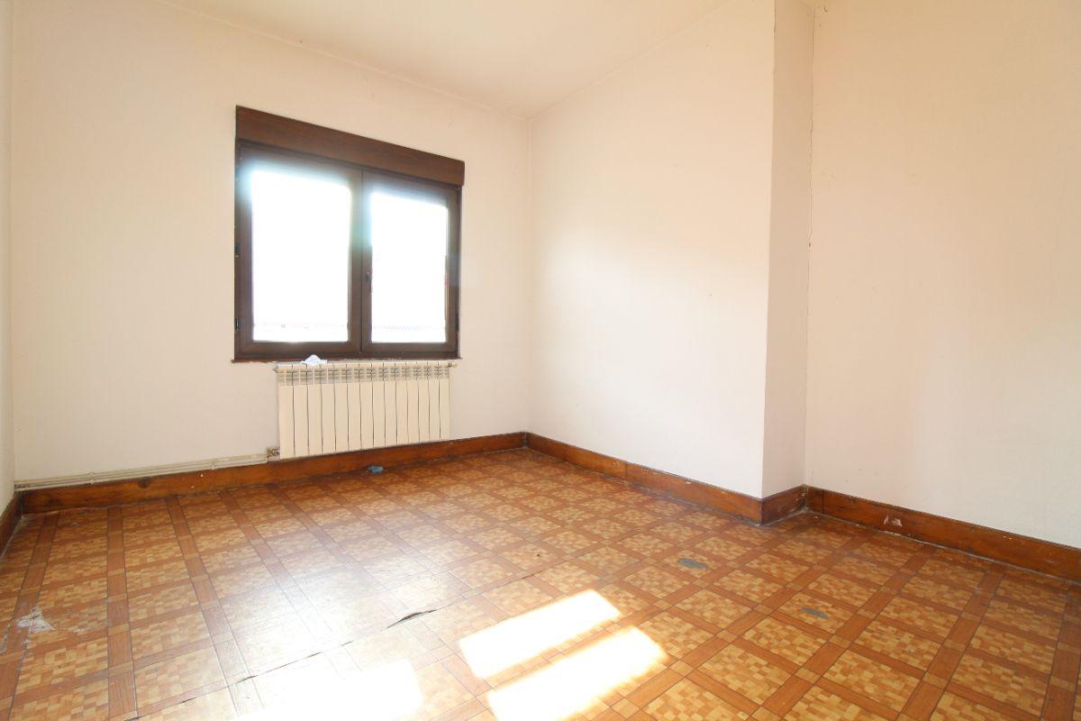 For sale of flat in Langreo