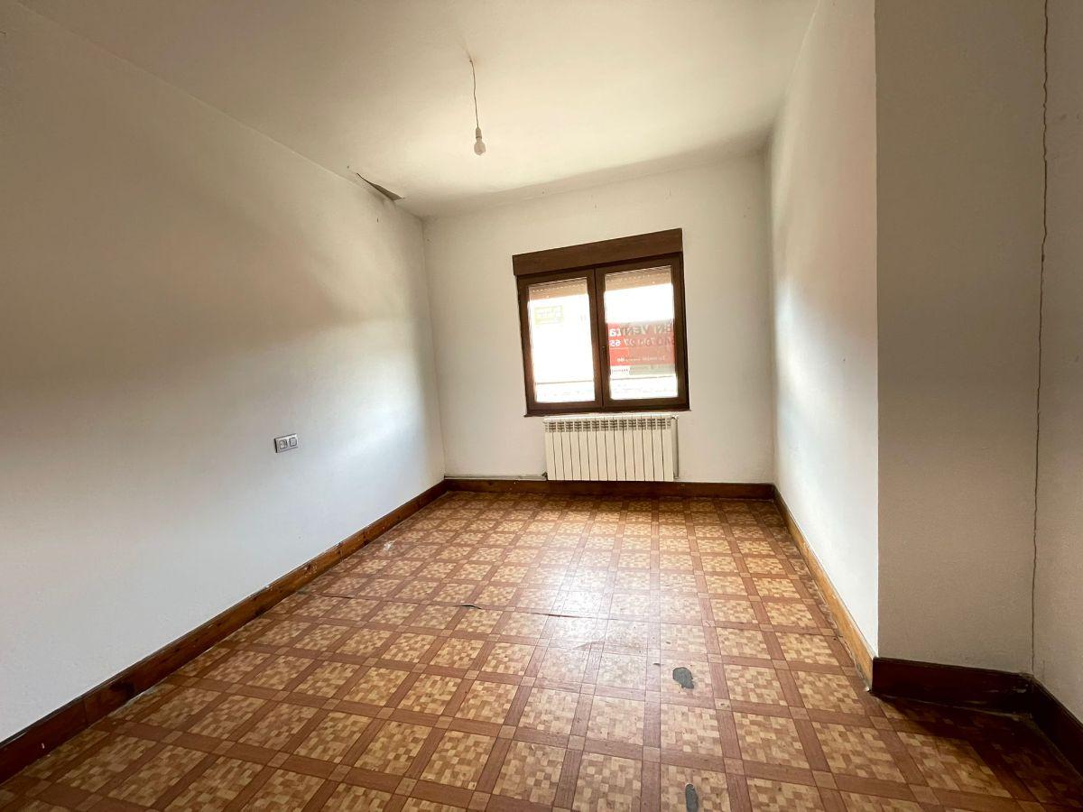 For sale of flat in Langreo