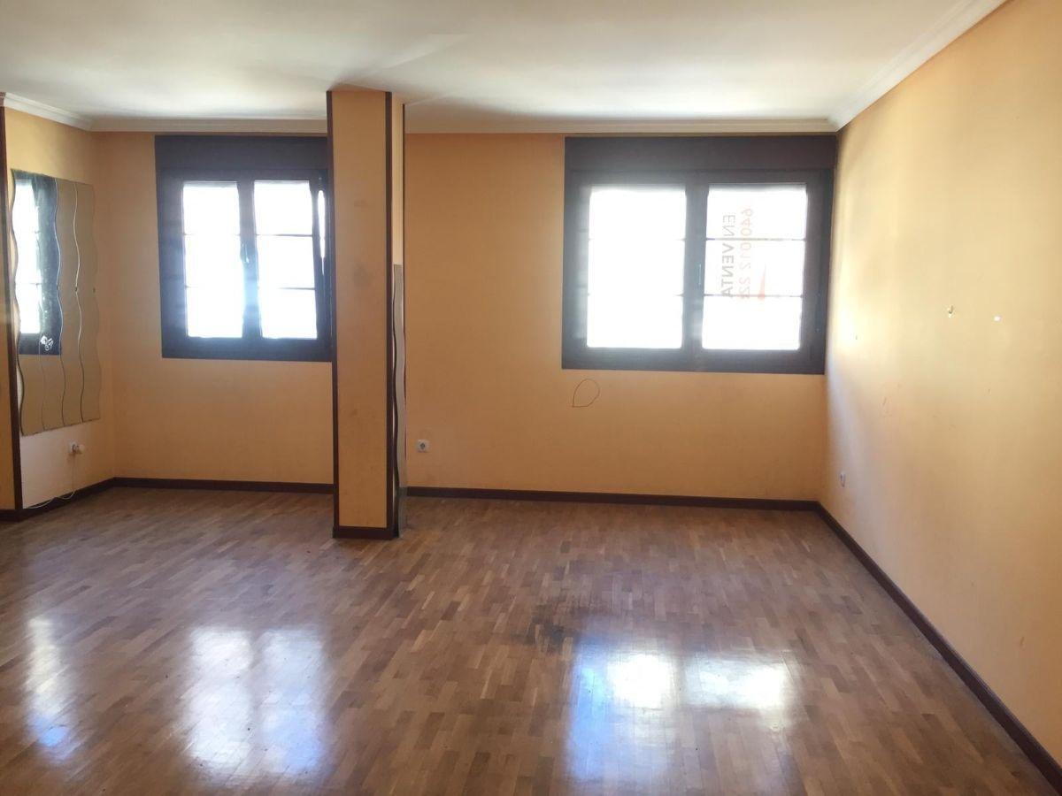 For sale of flat in Langreo