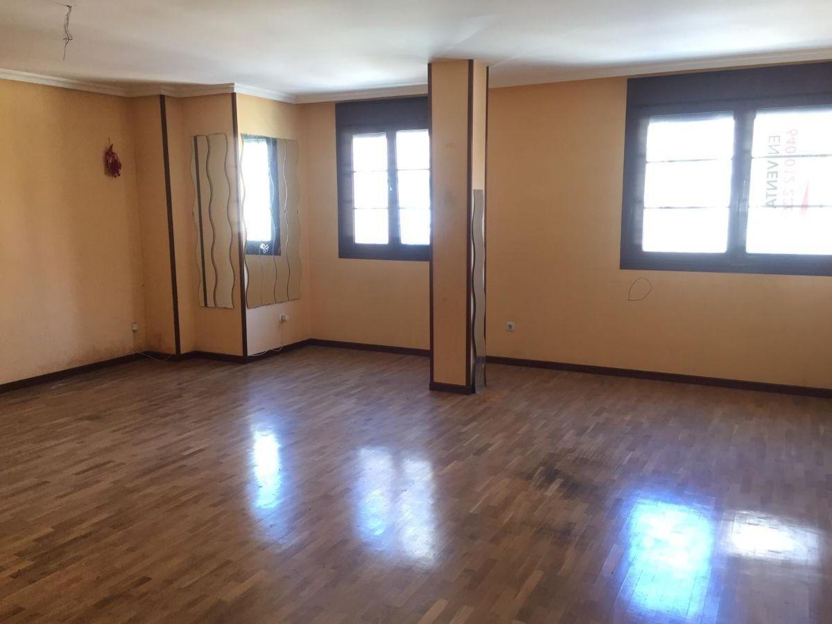 For sale of flat in Langreo