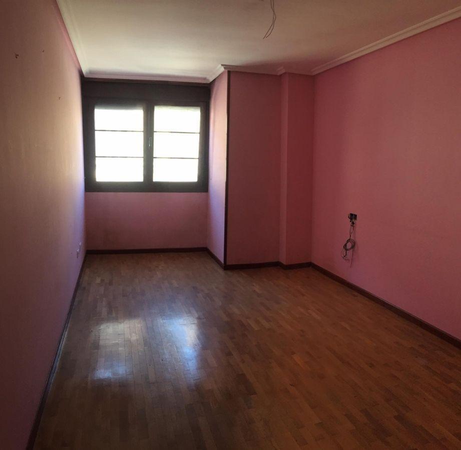 For sale of flat in Langreo