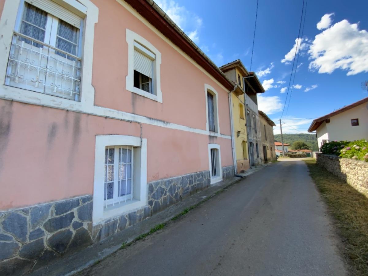 For sale of house in Nava