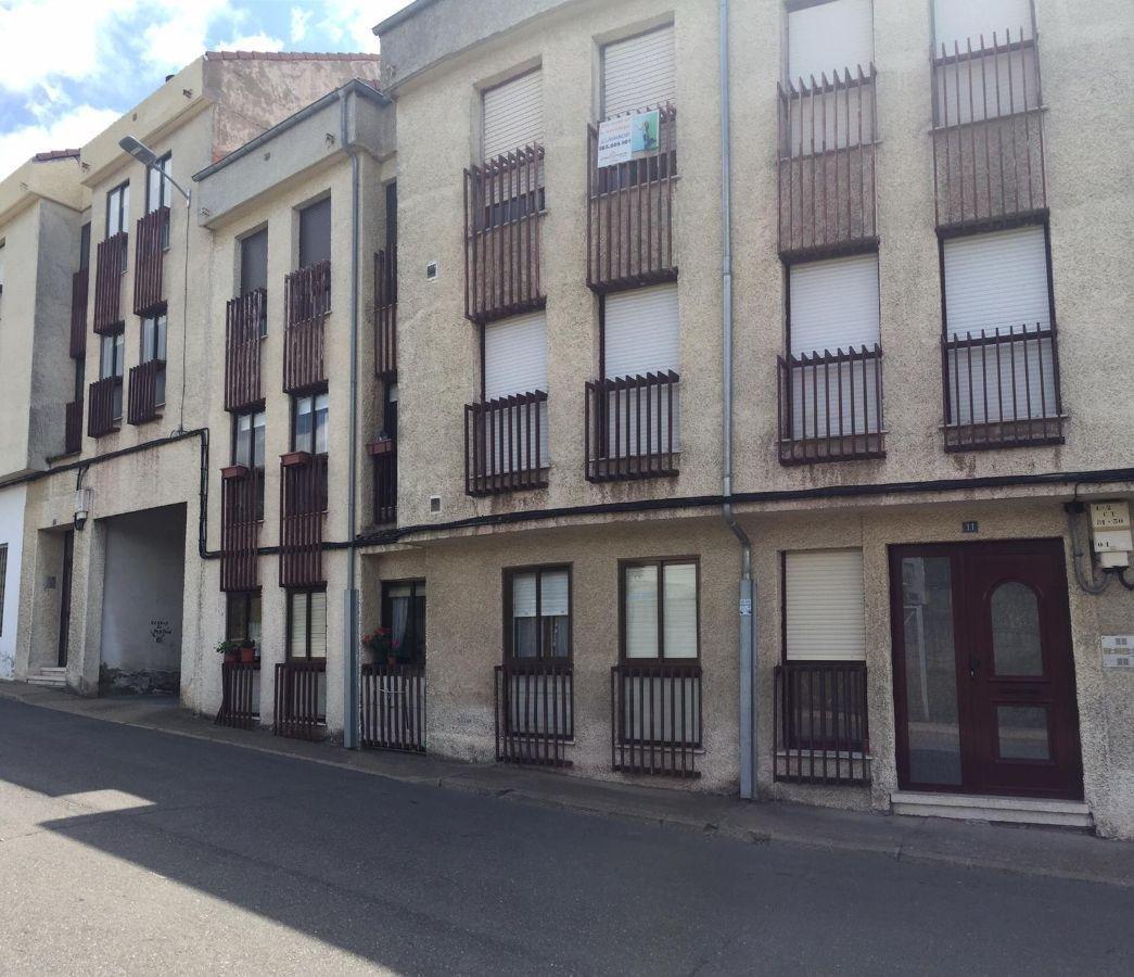 For sale of apartment in Villamanín