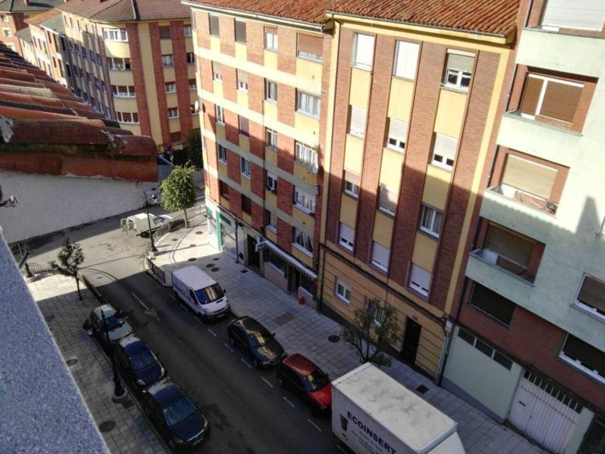 For sale of flat in Oviedo