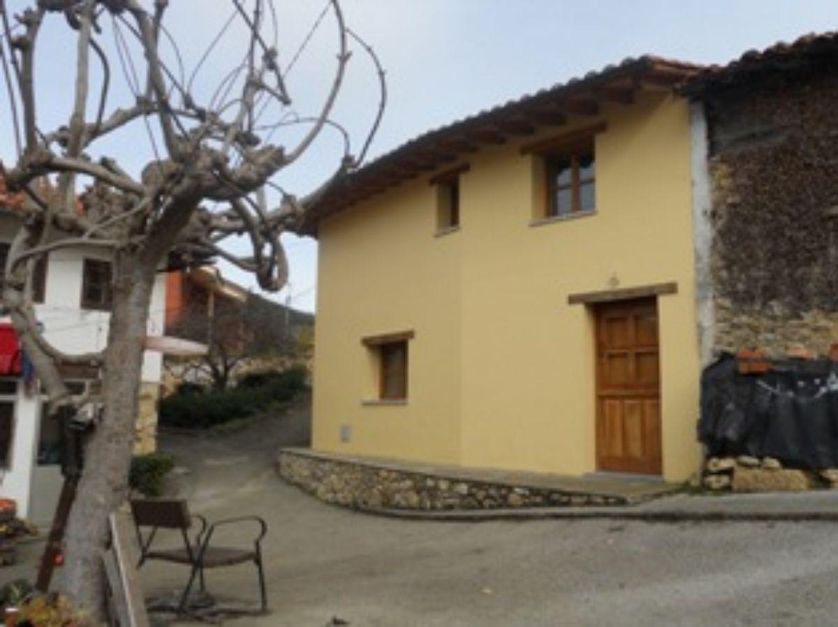 For sale of house in Piloña
