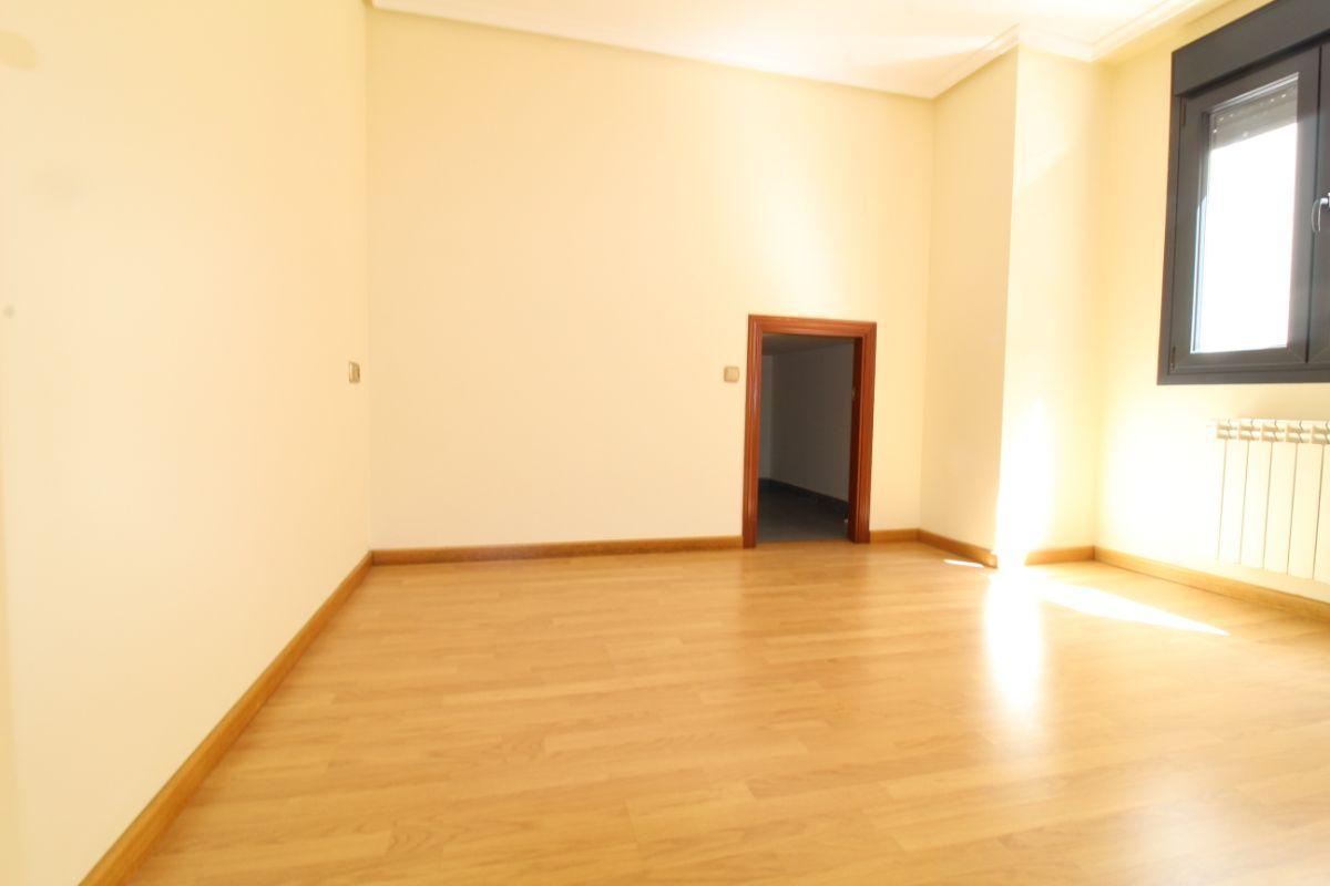 For sale of flat in Noreña Concejo