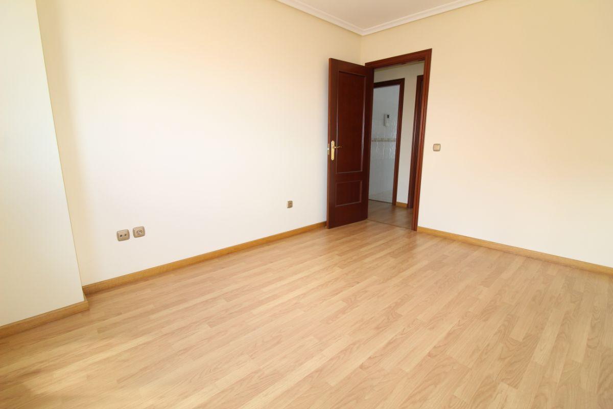 For sale of flat in Noreña Concejo