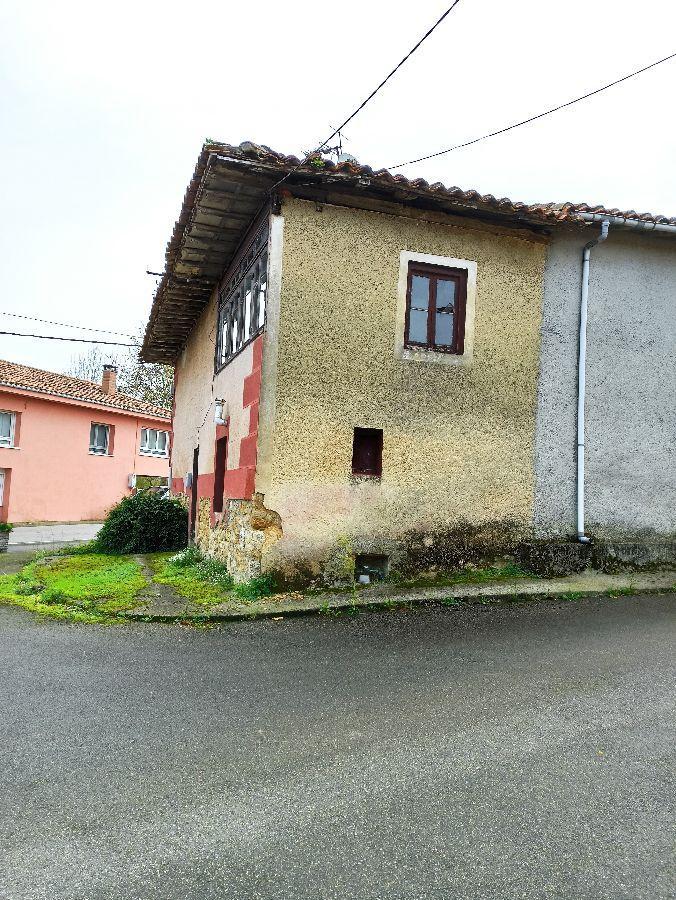 For sale of house in Piloña