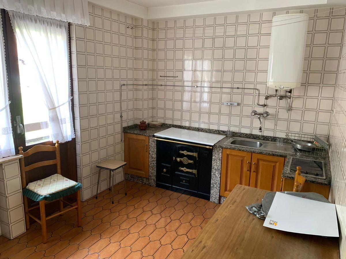 For sale of flat in Bimenes