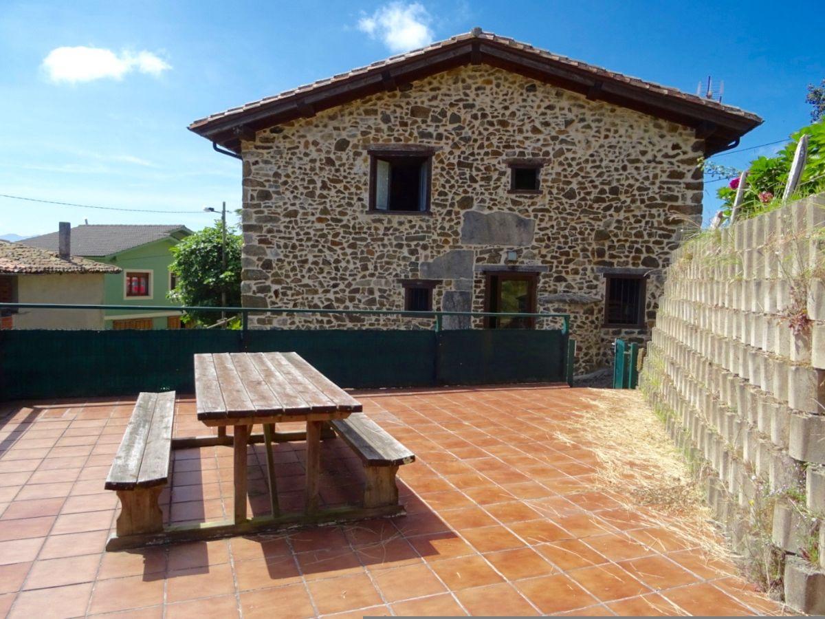 For sale of house in Piloña