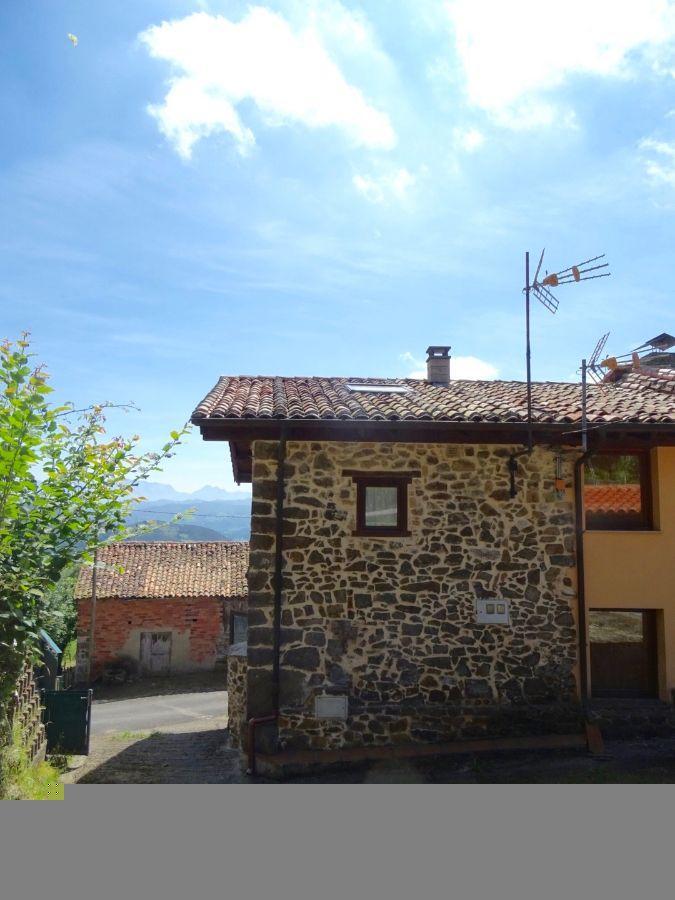 For sale of house in Piloña