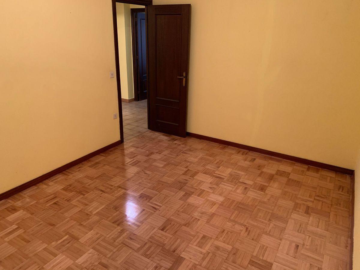 For sale of flat in Siero