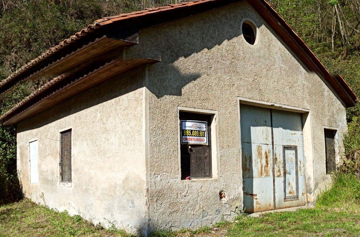 For sale of industrial plant/warehouse in Cabranes