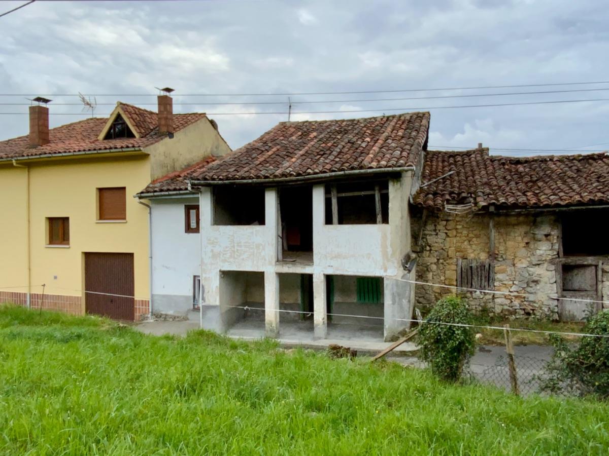 Venta de planta baja en Piloña