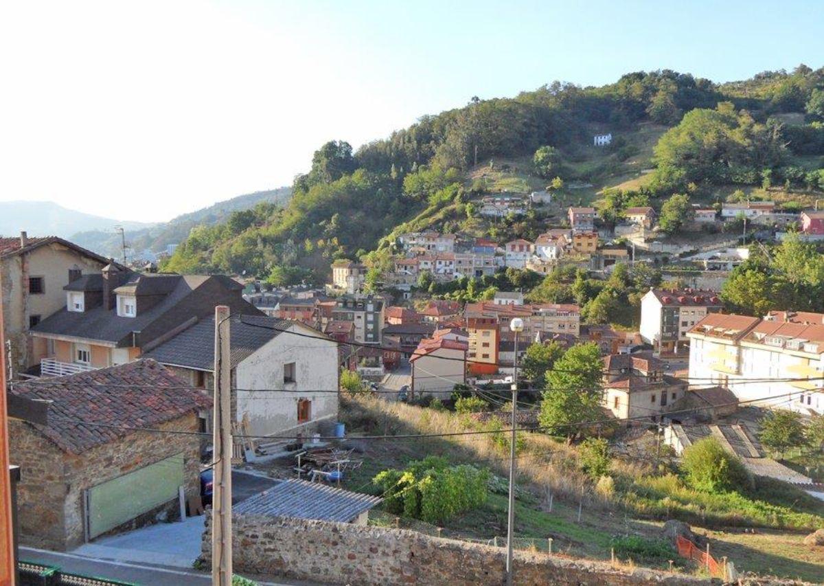 For sale of house in Mieres Asturias