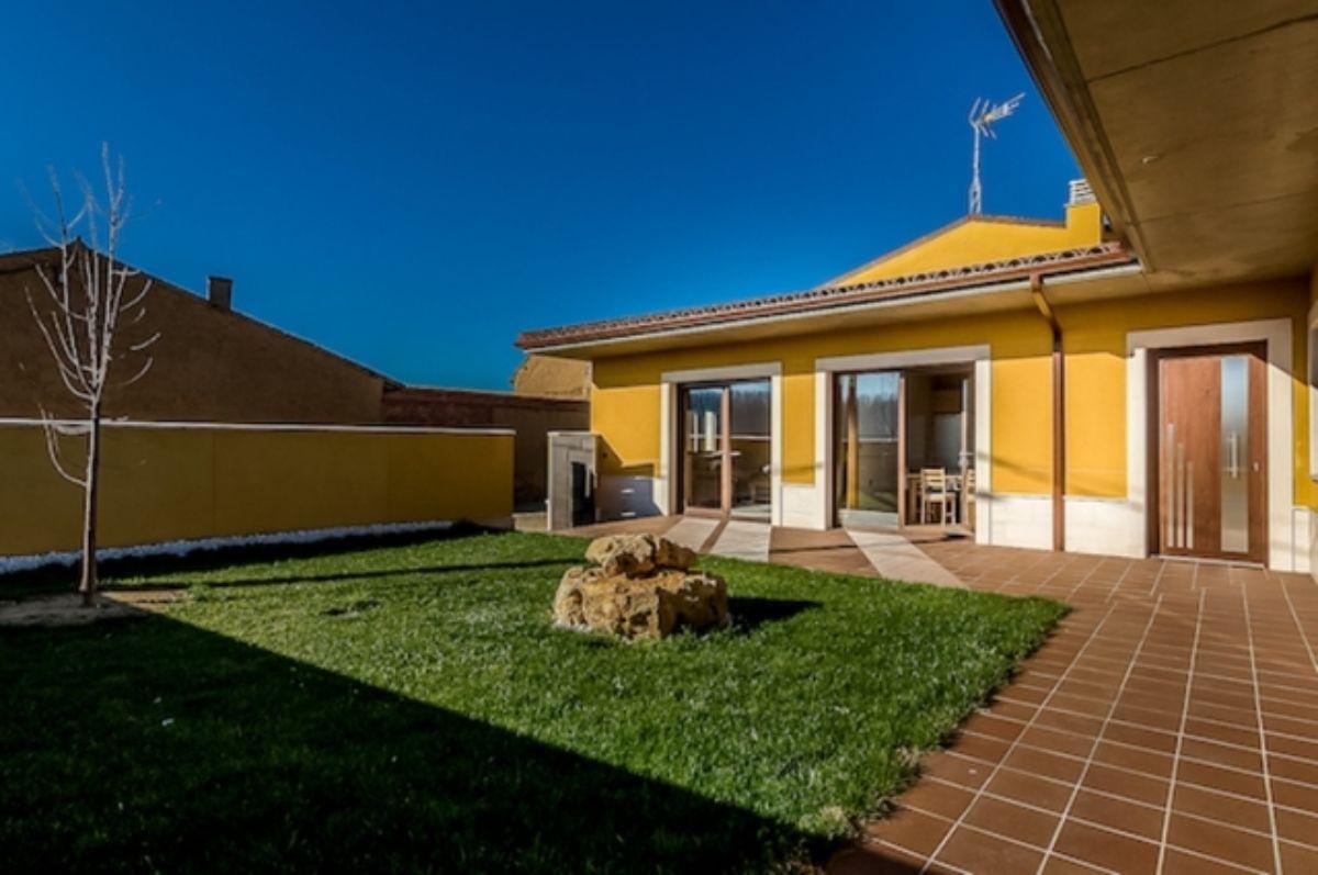 Venta de casa en Valencia de Don Juan