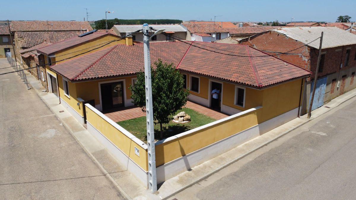 Venta de casa en Valencia de Don Juan