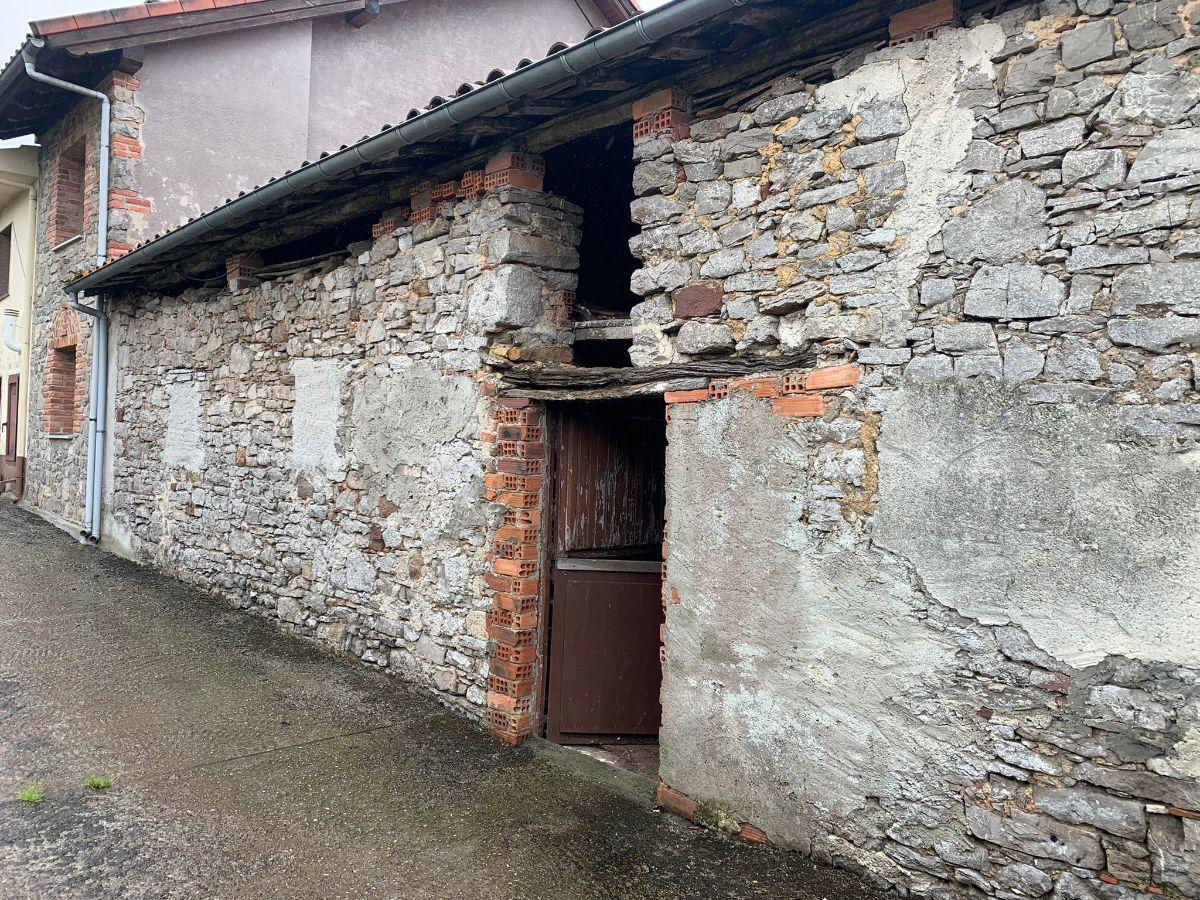 For sale of house in Sariego