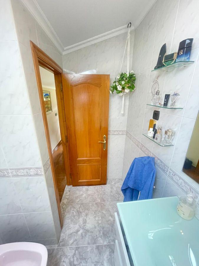 For sale of house in Bimenes