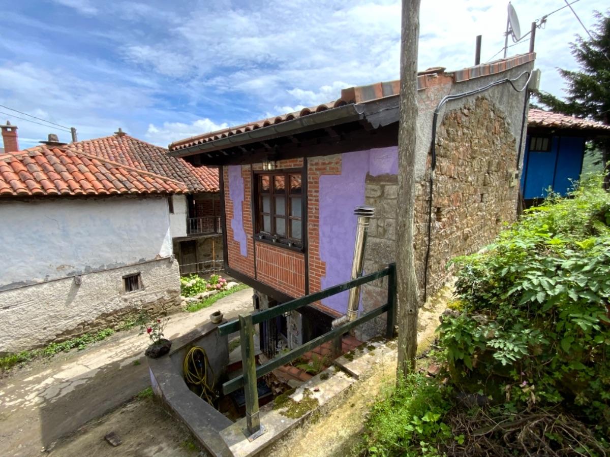 For sale of house in Piloña