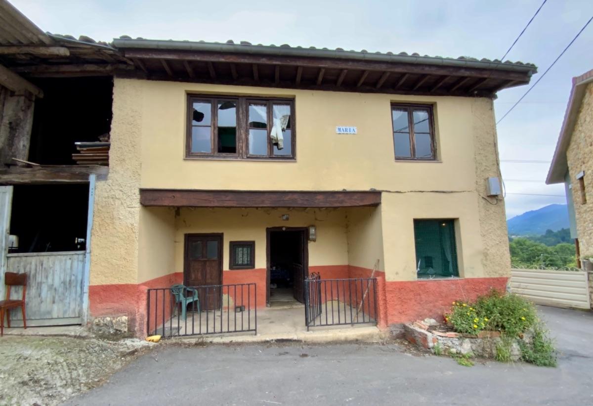 For sale of house in Piloña