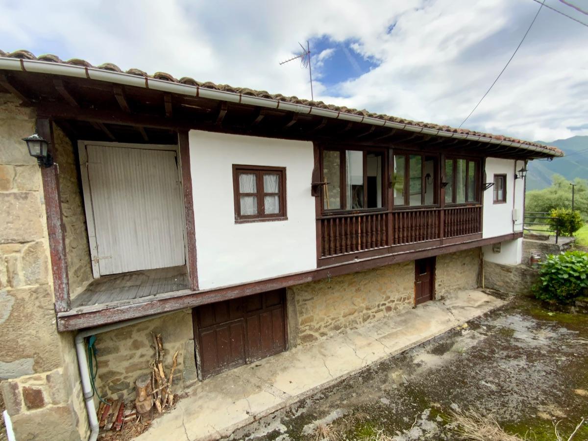 For sale of house in Piloña