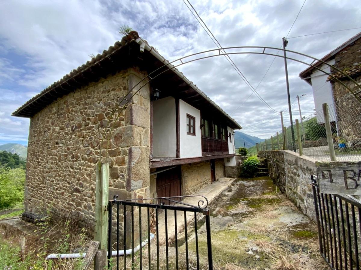 For sale of house in Piloña