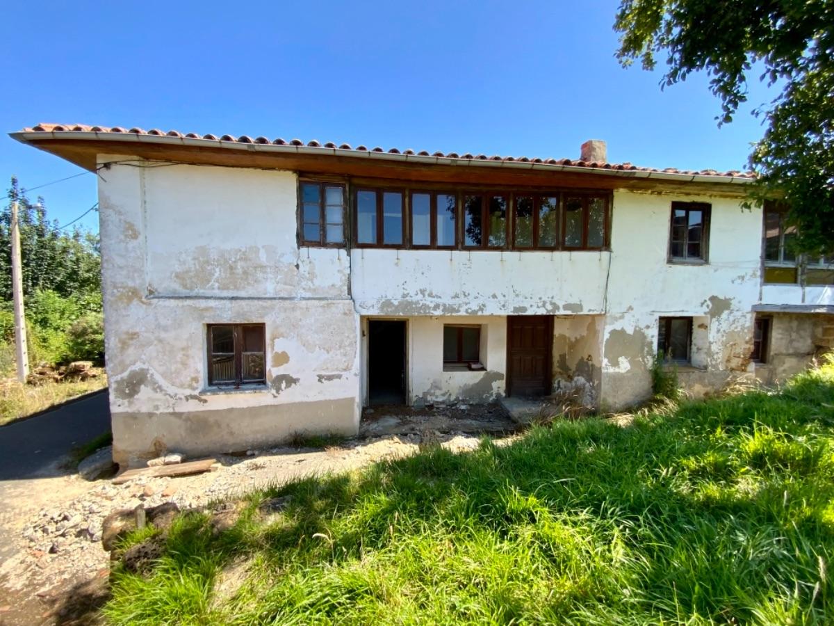 For sale of house in Piloña