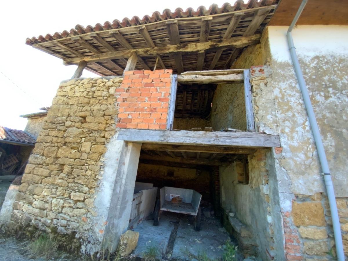 For sale of house in Piloña