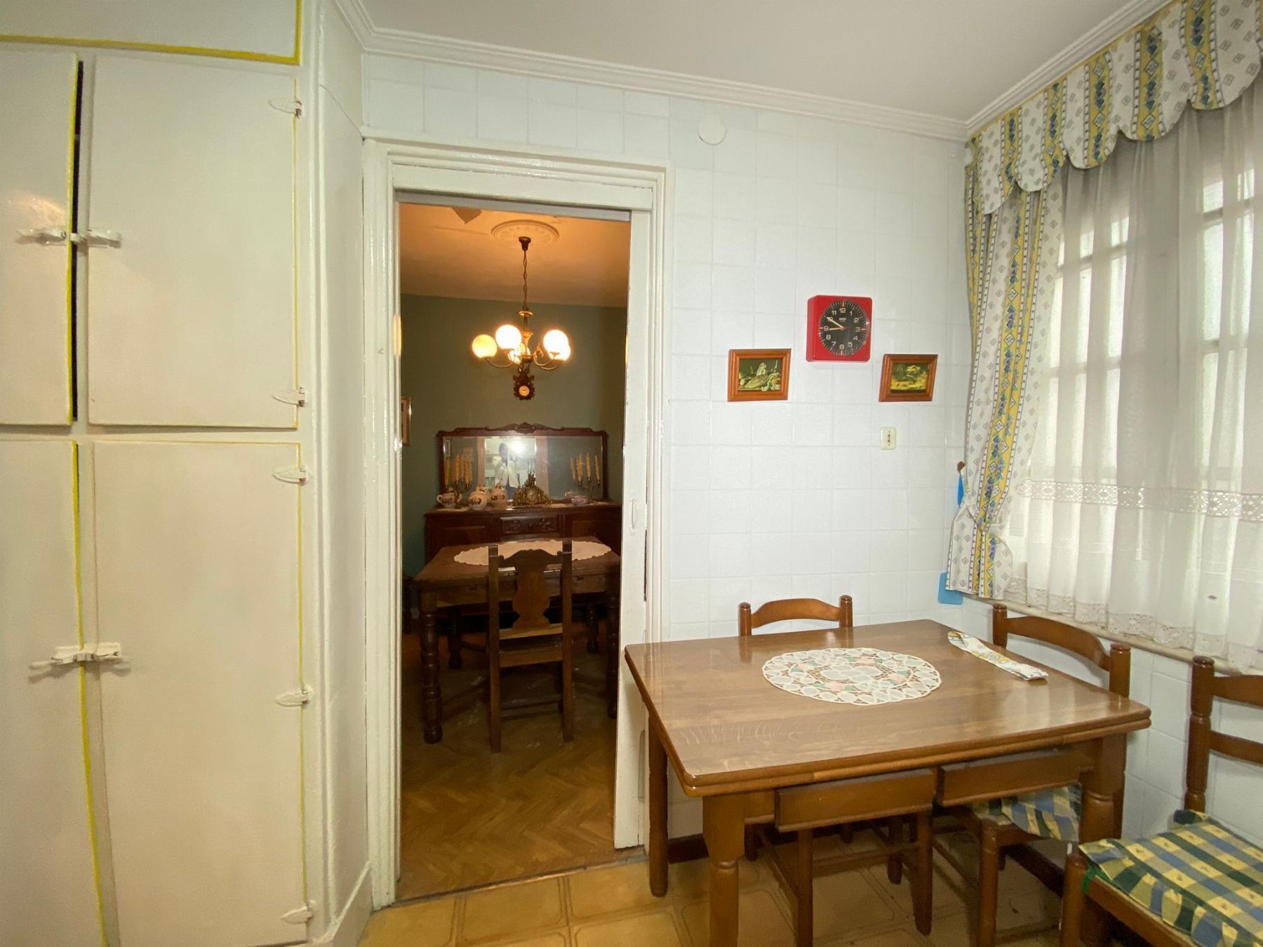 For sale of flat in Piloña