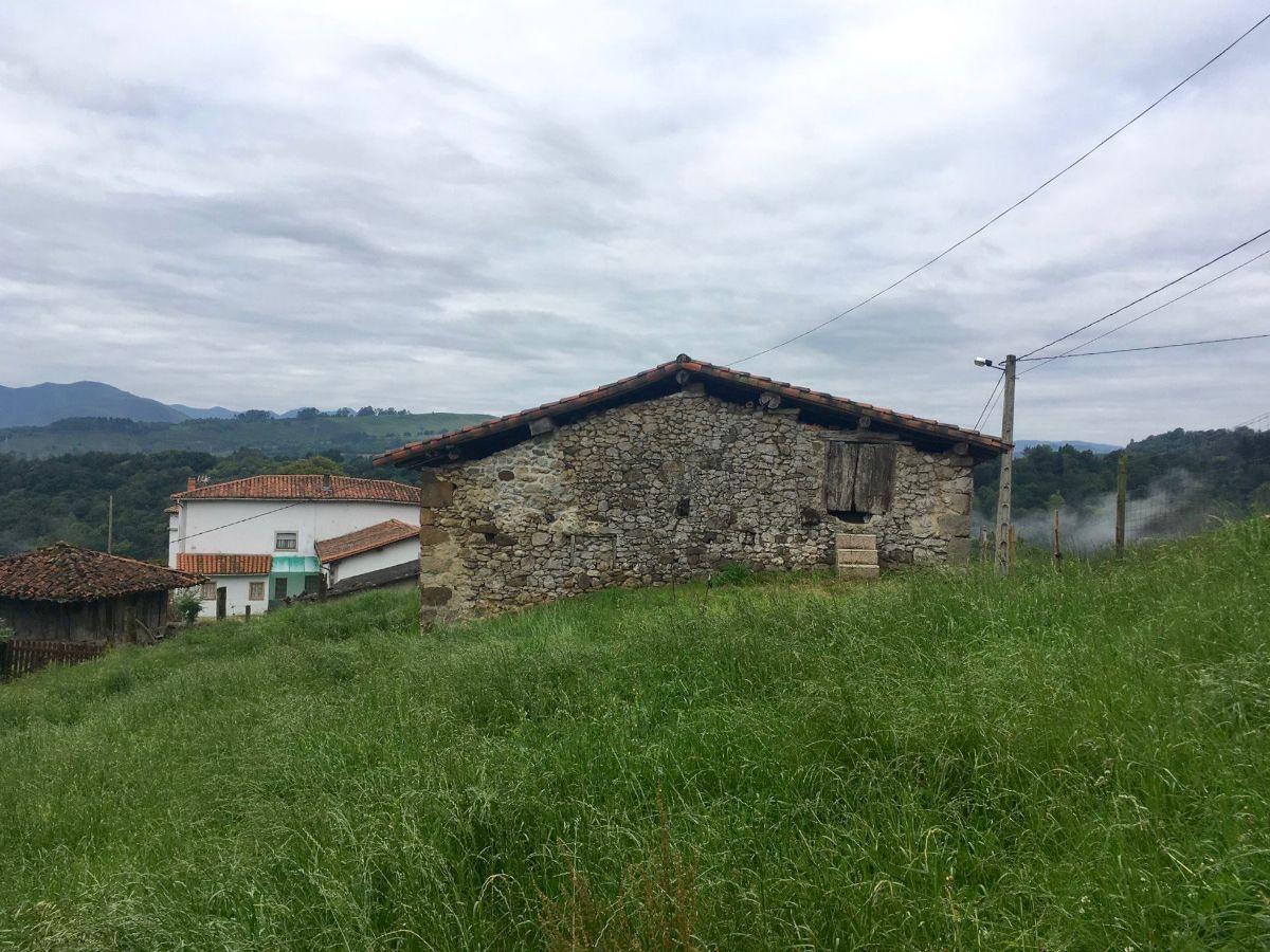 Venta de terreno en Piloña