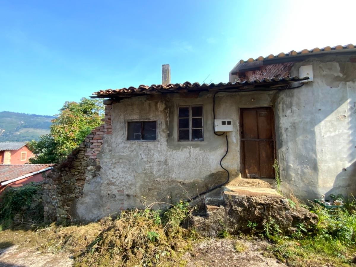 For sale of house in Piloña