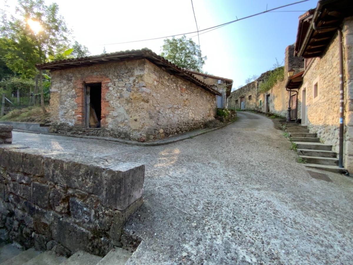 Venta de terreno en Piloña