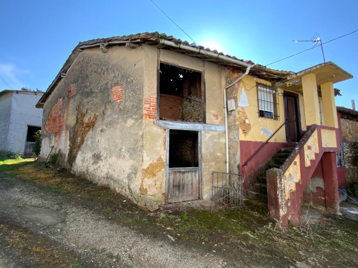 For sale of house in Piloña