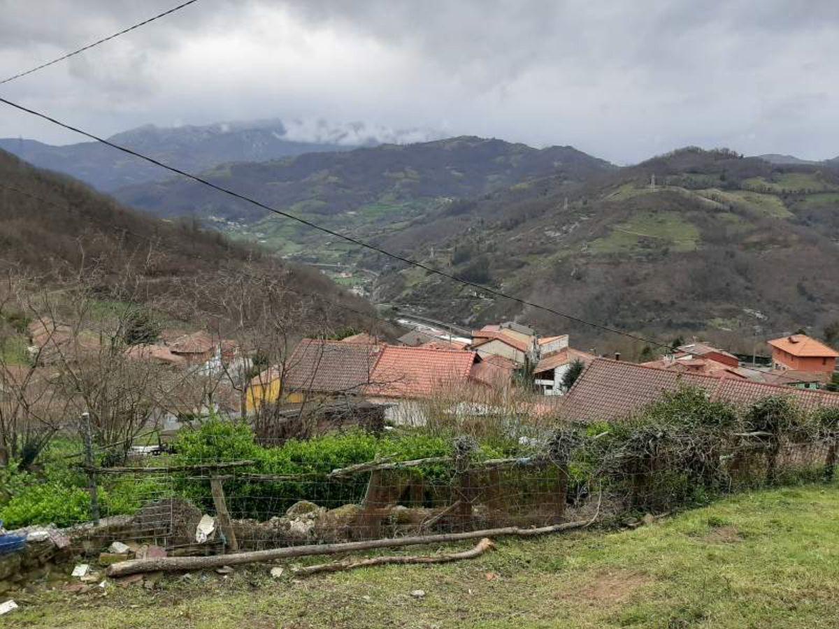 For sale of flat in Lena