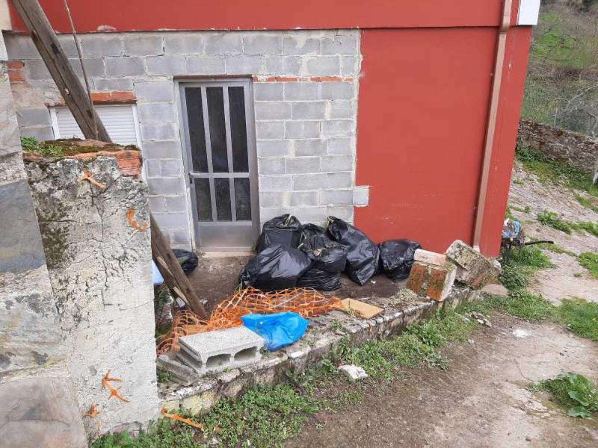 For sale of flat in Lena